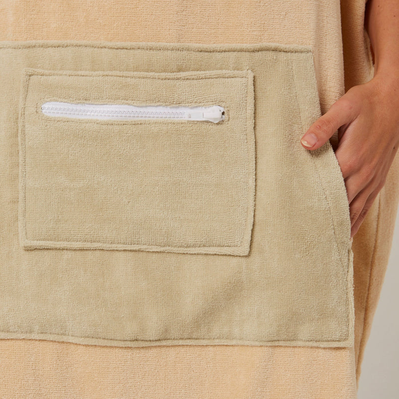 Load image into Gallery viewer, O&E Ladies Daydream Hooded Poncho