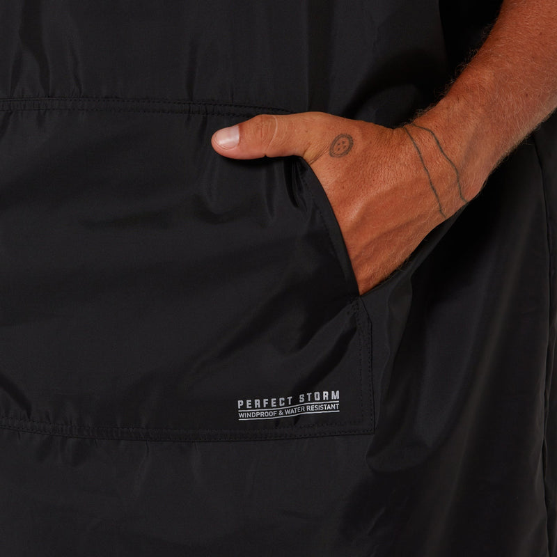 Load image into Gallery viewer, O&E Perfect Storm Poncho - Black