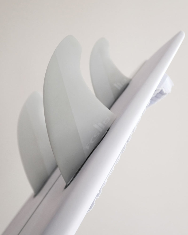 Load image into Gallery viewer, FCSII Mick Fanning Twin + 1 - White