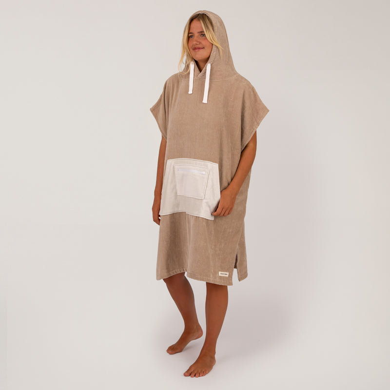 Load image into Gallery viewer, O&amp;E Ladies Daydream Hooded Poncho
