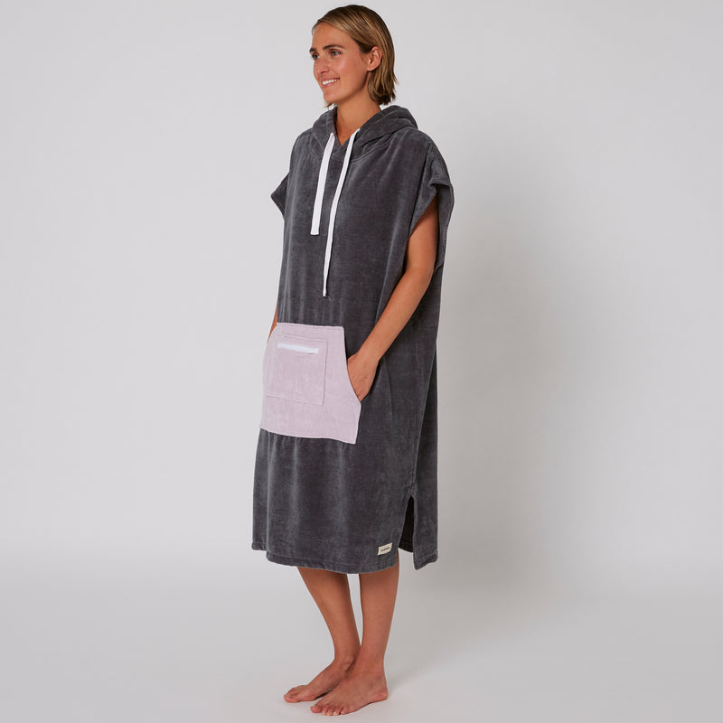 Load image into Gallery viewer, O&amp;E Ladies Daydream Hooded Poncho
