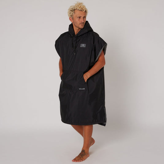 O&E Perfect Storm Poncho - Black