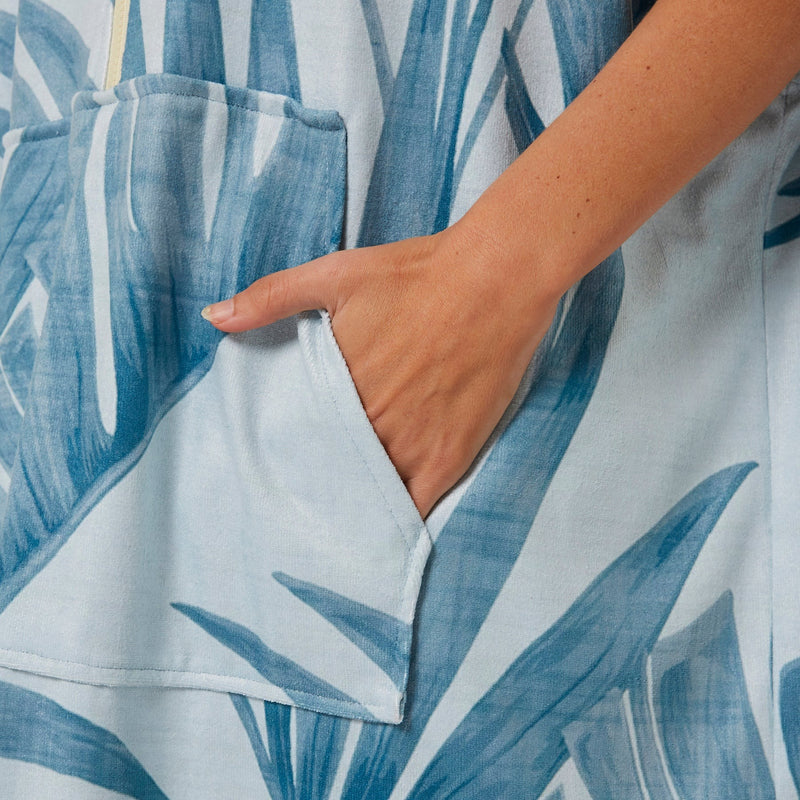 Load image into Gallery viewer, O&amp;E Ladies Palm Zip Hooded Poncho
