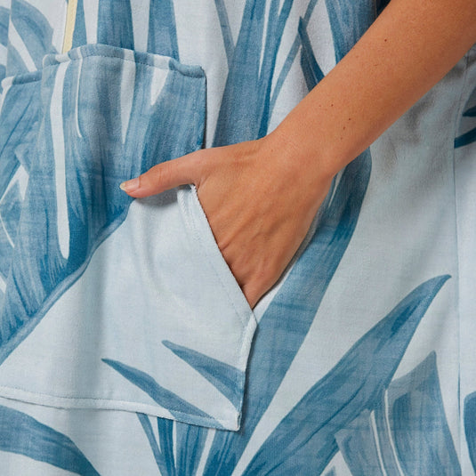 O&E Ladies Palm Zip Hooded Poncho