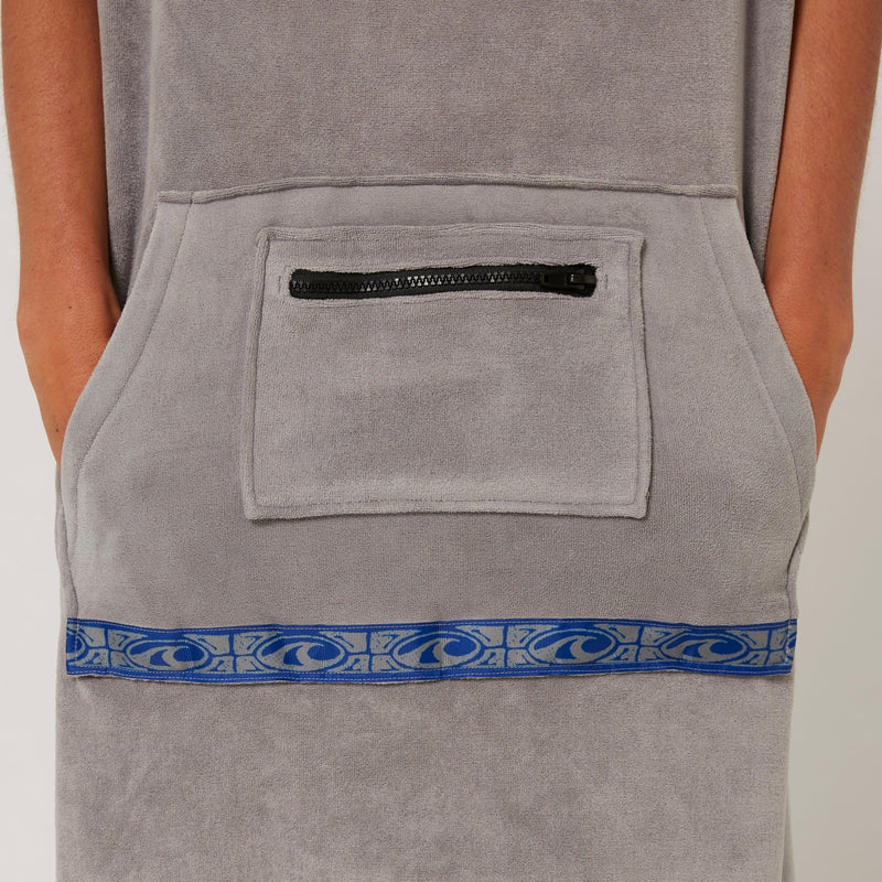 Load image into Gallery viewer, O&amp;E Men&#39;s Ignite Hooded Poncho
