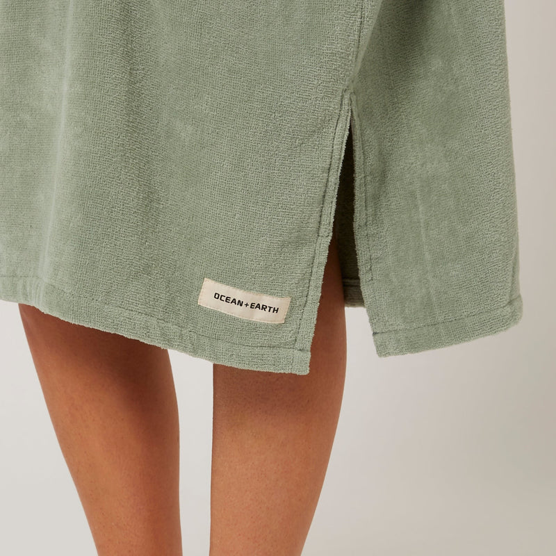 Load image into Gallery viewer, O&amp;E Ladies Daydream Hooded Poncho
