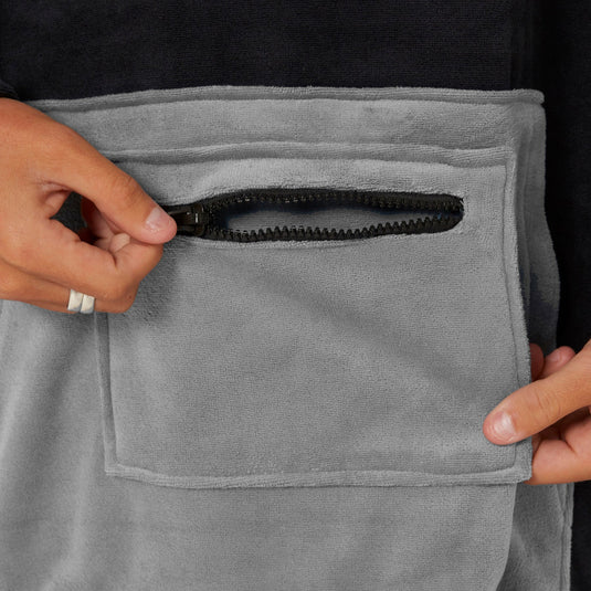 O&E Men's Surf Essential L/S Poncho