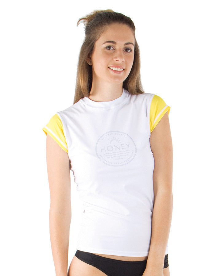 Load image into Gallery viewer, O&amp;E Ladies Lunar Cap Sleeve Rashvest
