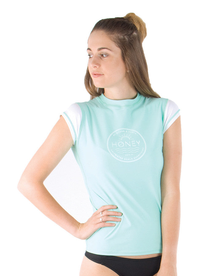 Load image into Gallery viewer, O&amp;E Ladies Lunar Cap Sleeve Rashvest
